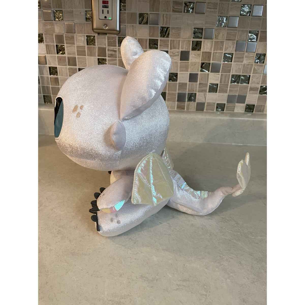 Universal Studio How To Train Your Dragon Light Fury Plush 10” Isle Of Berk